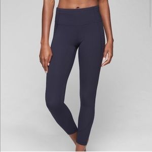 Athleta Salutation 7/8 Leggings in Navy